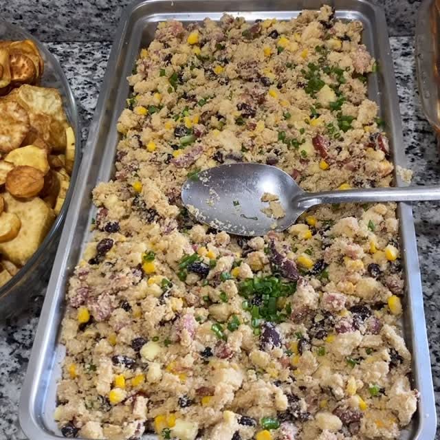 Acompanhamentos caseiros do almoço